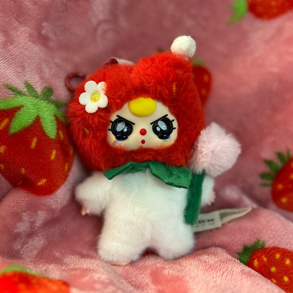 Cute Red and White Plush keychain strawberry Baby 3 blind box